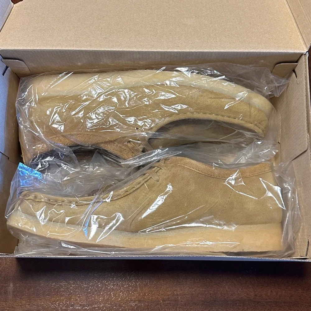 Men's Clarks Wallabee Oak Moss Suede shoes - Picture 5 of 6